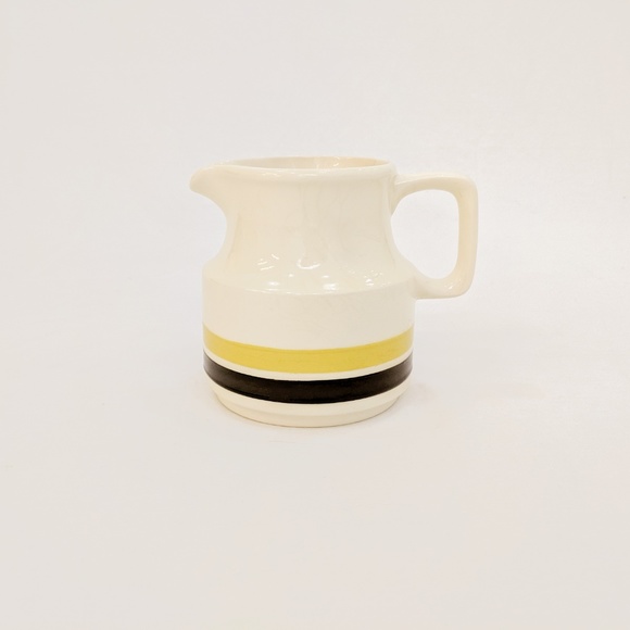 Carrigaline striped ceramic jug - Picture 2 of 3